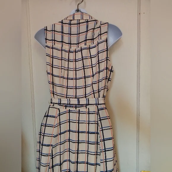 🛍️ BUNDLE ONLY🛍️Banana Republic Ivory and Navy Plaid Midi Dress - Picture 2 of 8